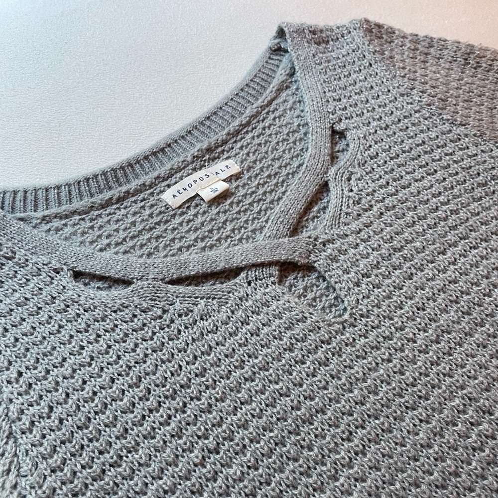Patterned Neck Line Grey Sweater